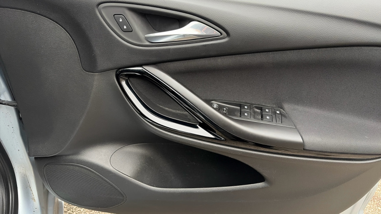 Vauxhall Astra 1.4T 16V 150 SRi Nav 5dr Petrol Estate